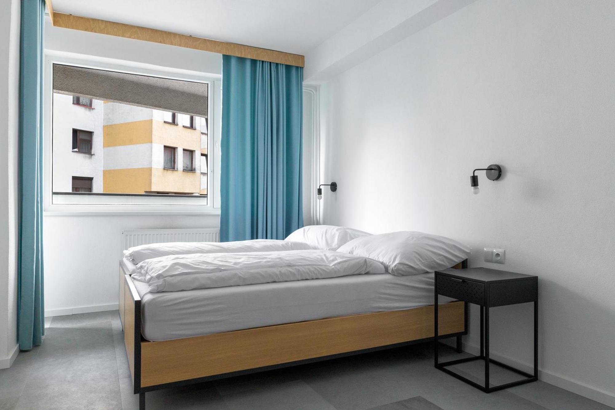 Izy Stay Hostel Bratislava Extérieur photo