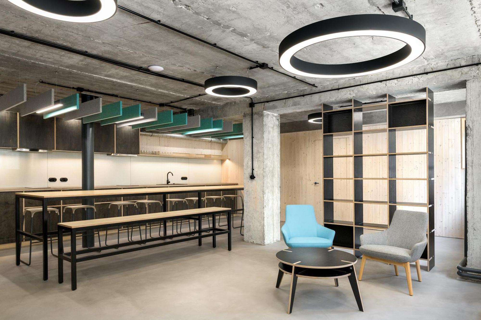 Izy Stay Hostel Bratislava Extérieur photo