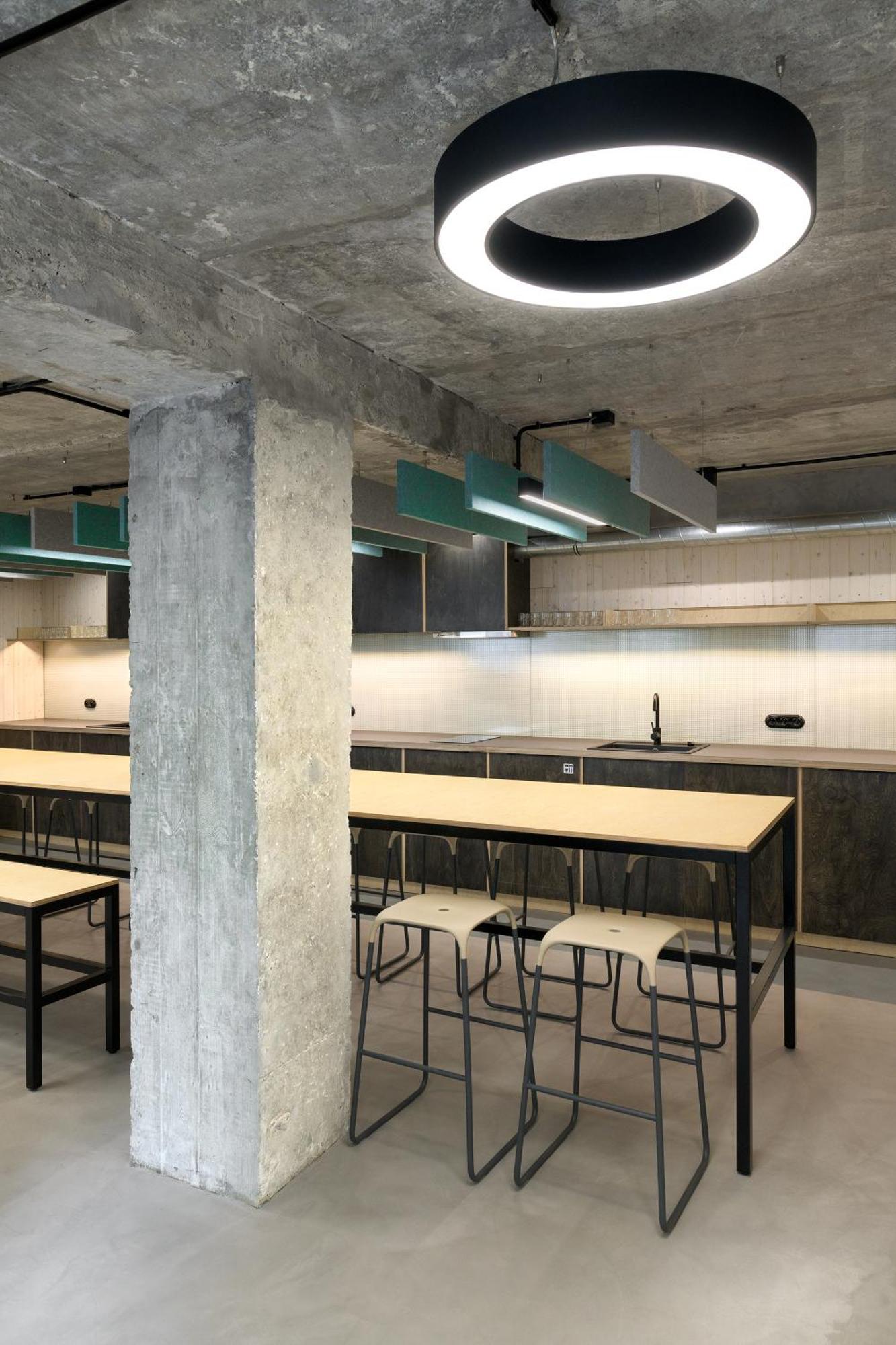 Izy Stay Hostel Bratislava Extérieur photo
