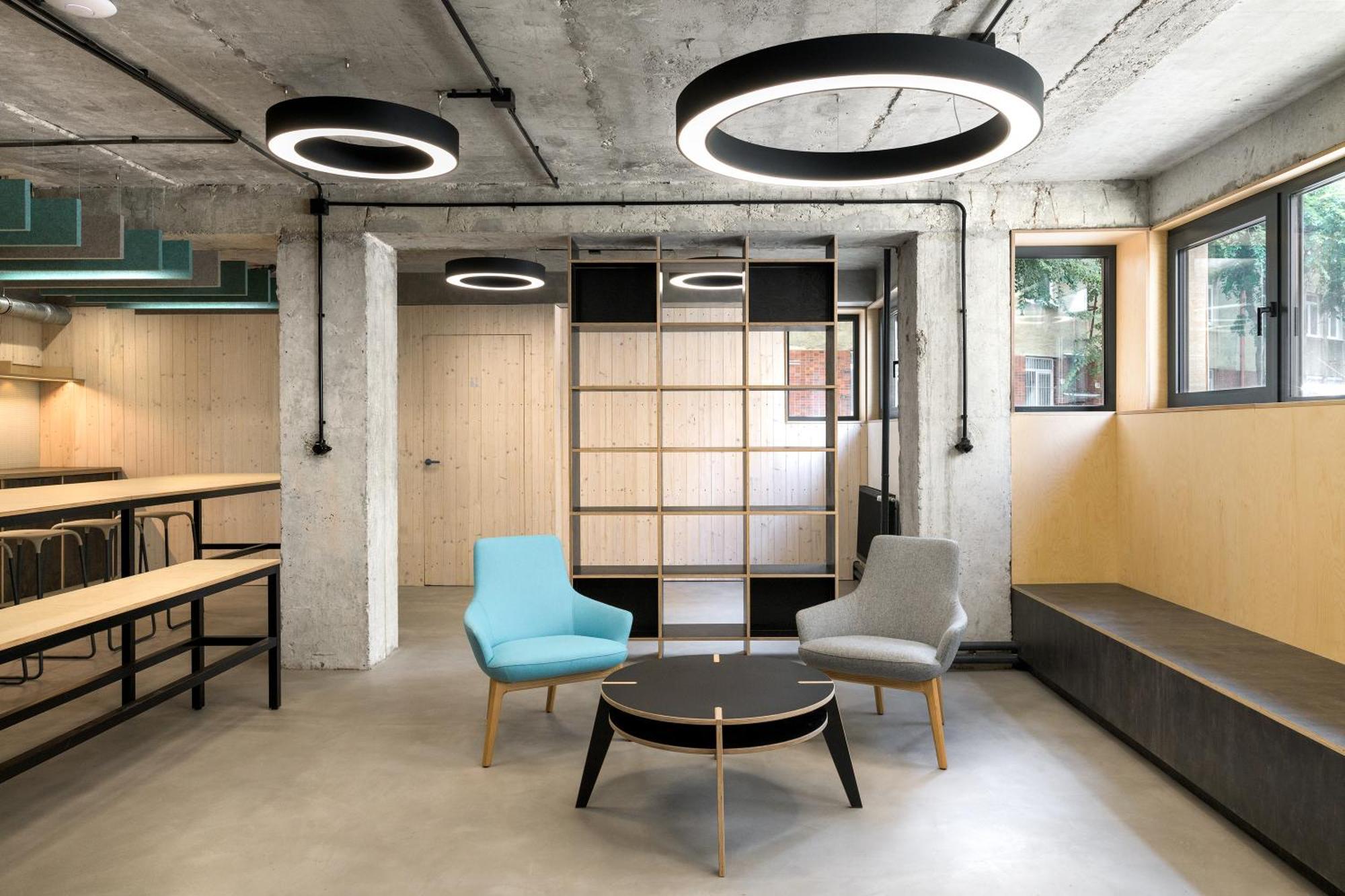 Izy Stay Hostel Bratislava Extérieur photo