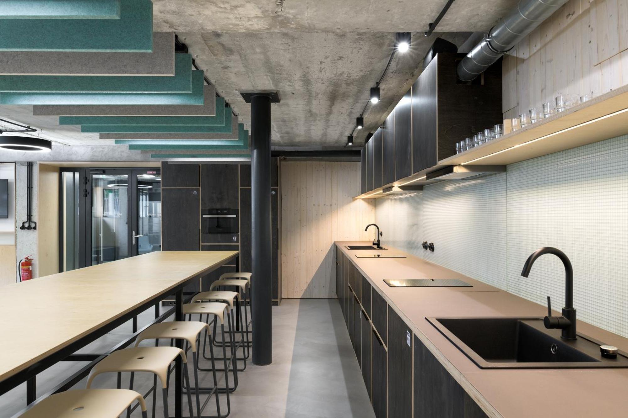 Izy Stay Hostel Bratislava Extérieur photo