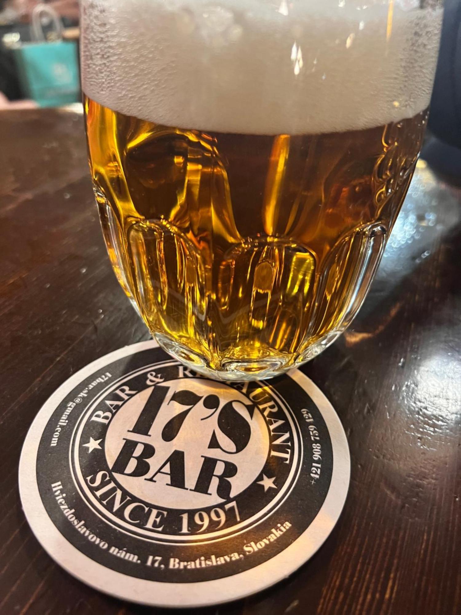 Izy Stay Hostel Bratislava Extérieur photo
