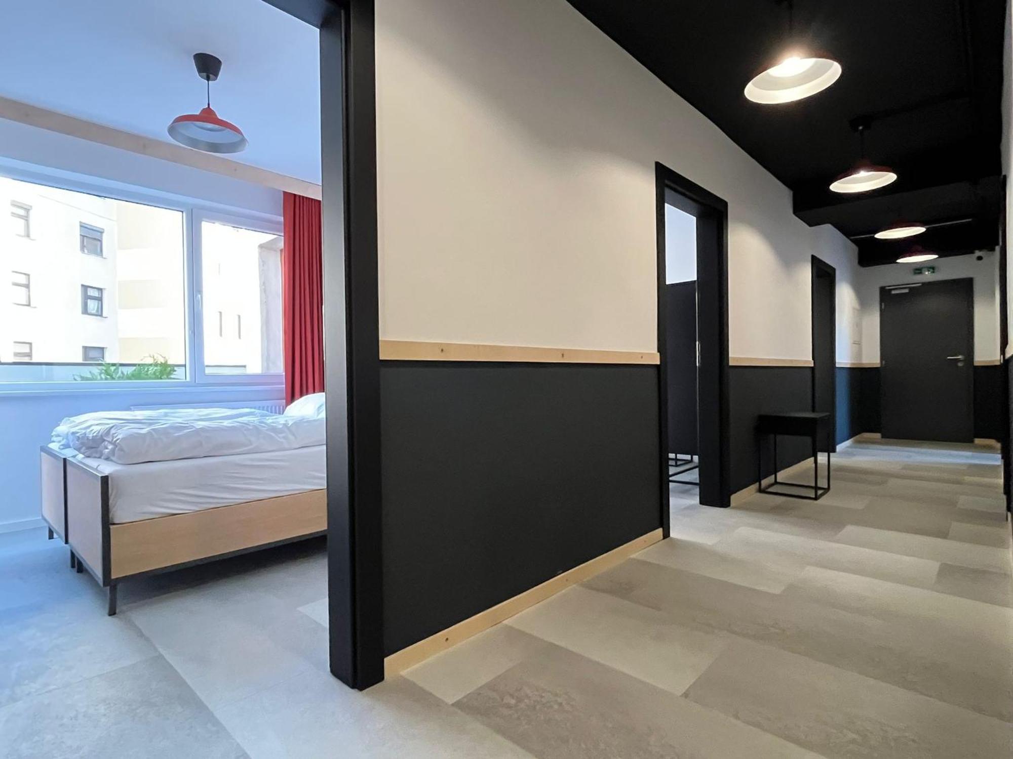 Izy Stay Hostel Bratislava Extérieur photo