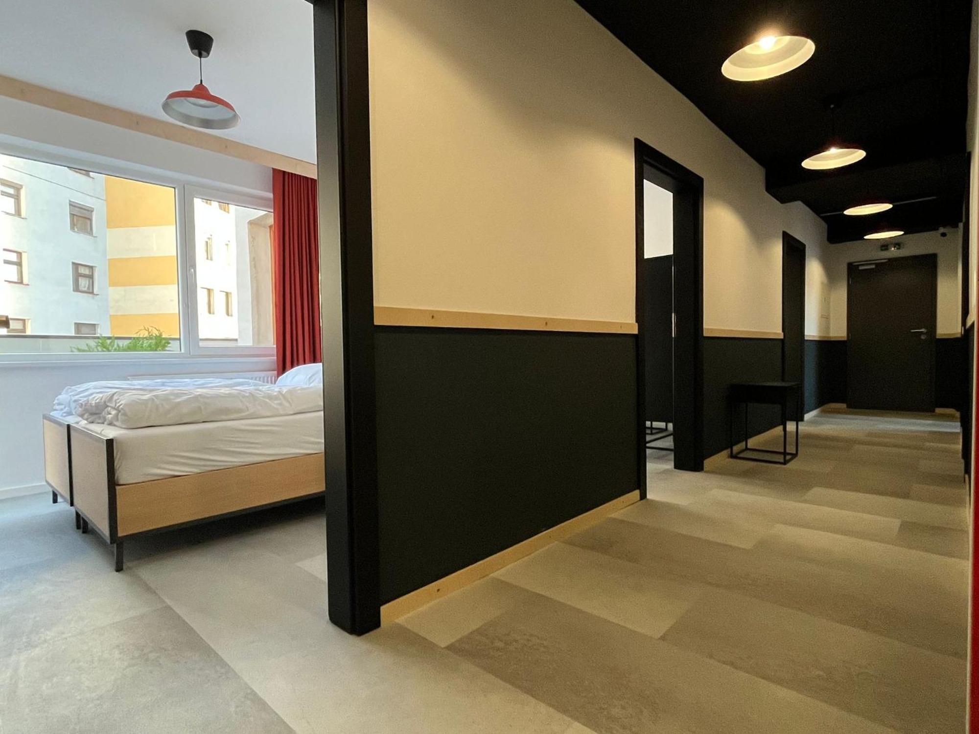 Izy Stay Hostel Bratislava Extérieur photo