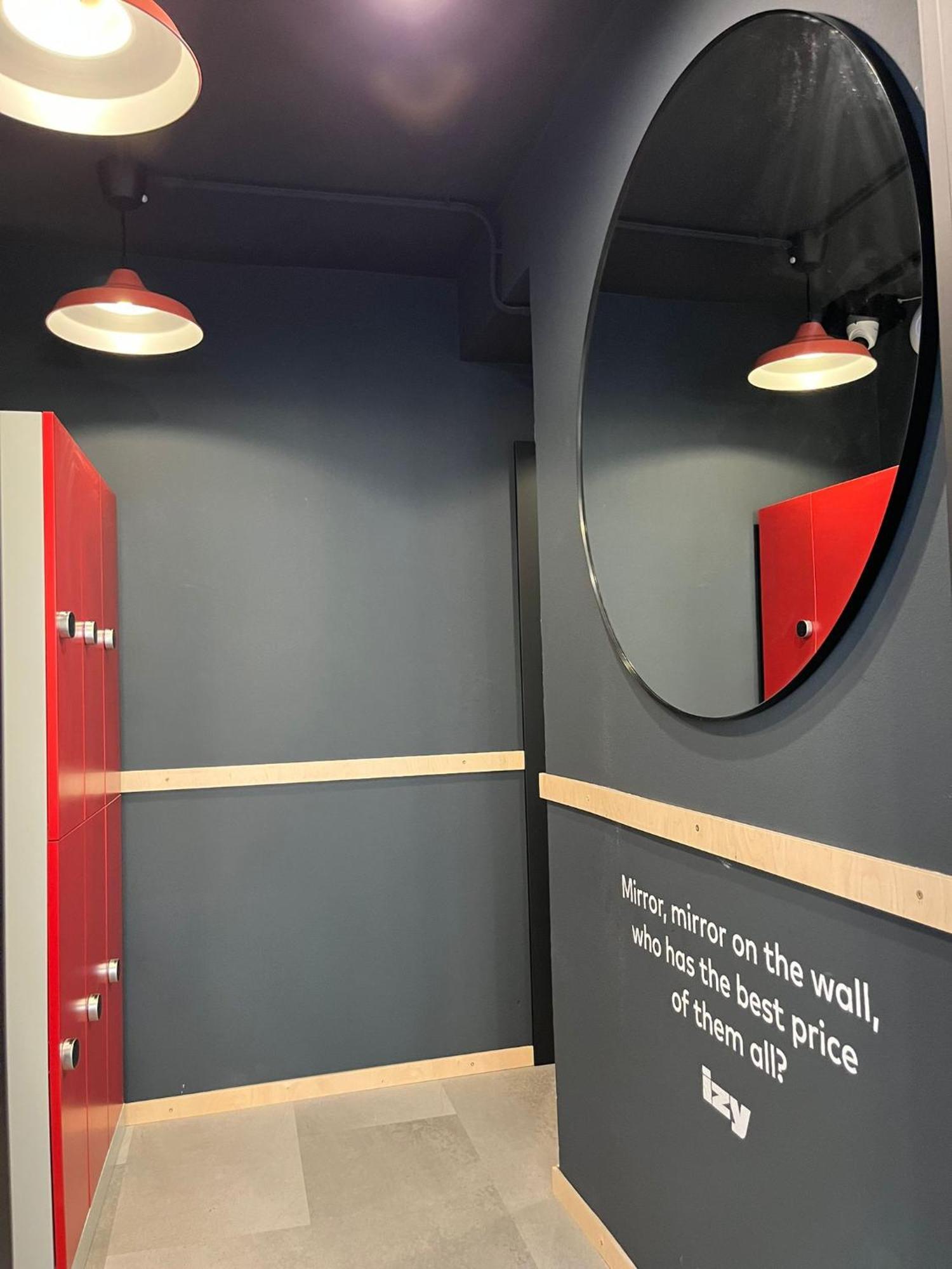 Izy Stay Hostel Bratislava Extérieur photo