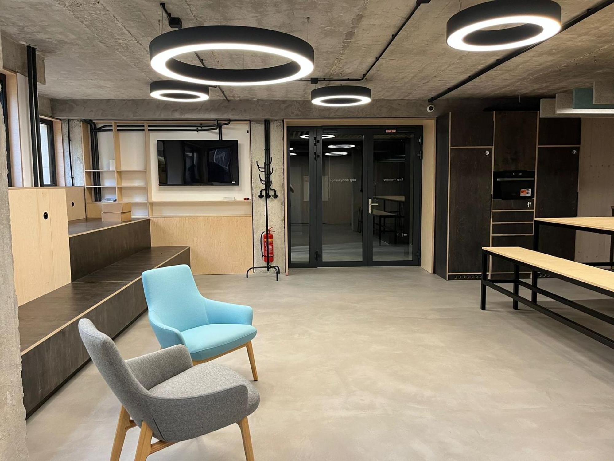 Izy Stay Hostel Bratislava Extérieur photo