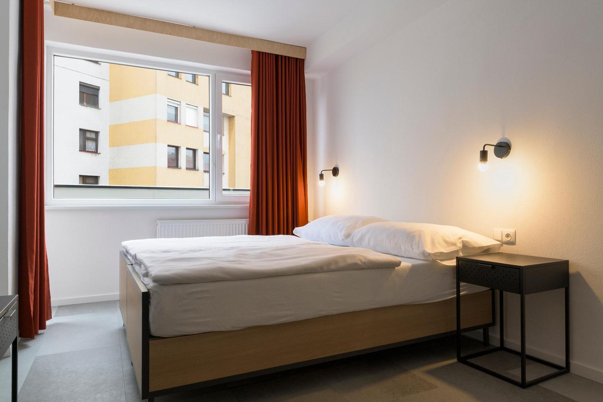 Izy Stay Hostel Bratislava Extérieur photo