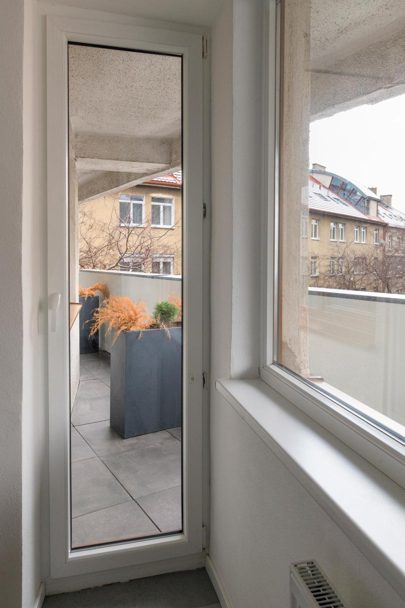 Izy Stay Hostel Bratislava Extérieur photo